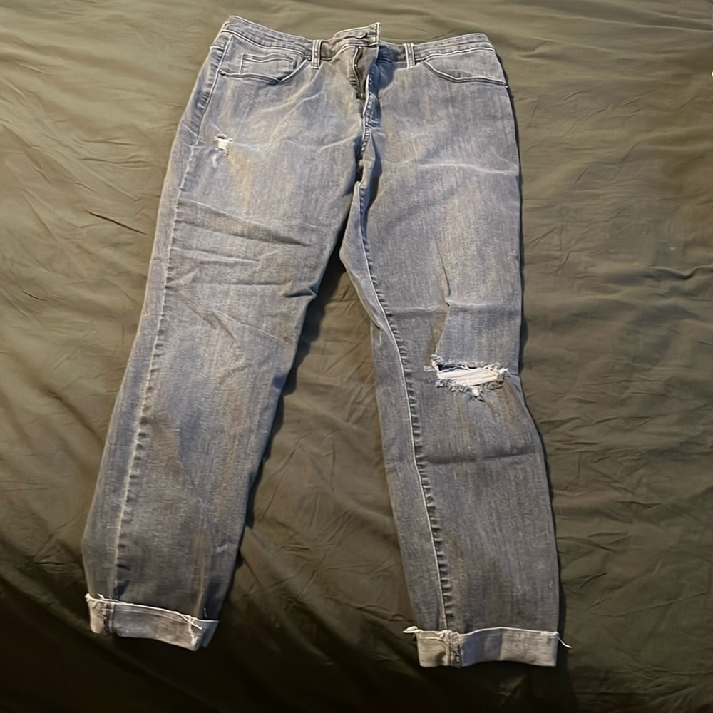 Ripped Skinny Jeans (stretch)